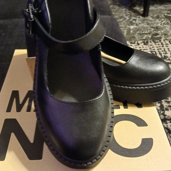 Madden NYC Black Women Maryjane Madden Shoes with Chunky Heel Sz.8 - Picture 8 of 9